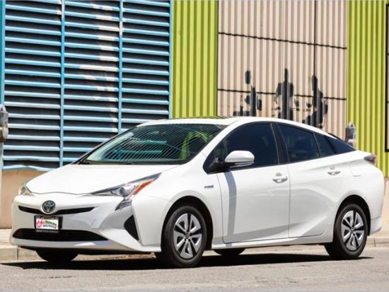 ホノルル オートレンタル　ハワイで日本語レンタカー ＜フルサイズ、プレミアムまたはハイブリッド＞