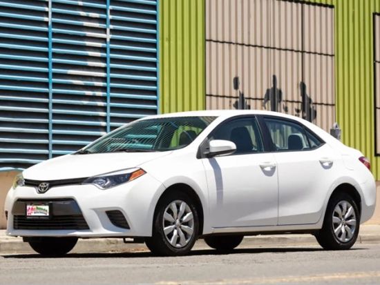 ホノルル オートレンタル　ハワイで日本語レンタカー ＜コンパクトまたはミッドサイズ＞