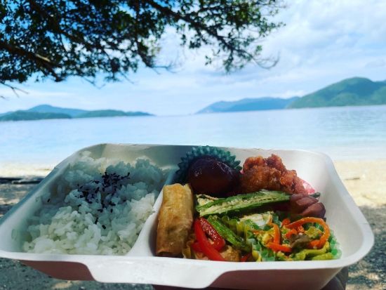 SUP＆シュノーケリング体験1日ツアー 人気の島弁当の昼食付き＜7時間／白浜海水浴場／瀬戸内町＞ byアマニコガイドサービス