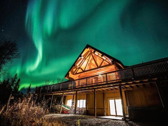 マーシュ湖 オーロラ鑑賞宿泊パッケージ　ユーコン野生動物保護区＆温泉＆ロッジステイを含む宿泊＆空港送迎付き ＜4泊または5泊／7～4月／英語ガイド＞