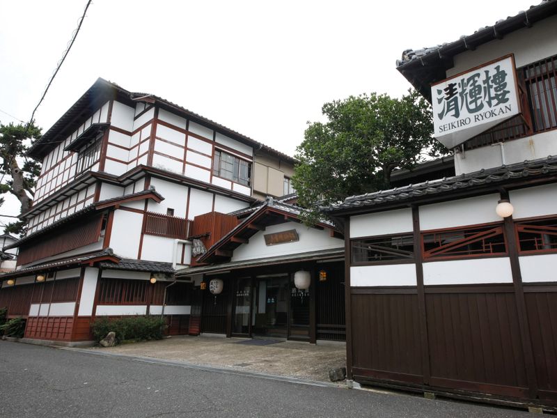 20220221063938_1279091400_15756