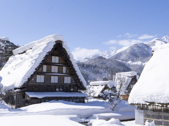 Gifu_Shirakawago_winter_snow_AdobeStock_482869485