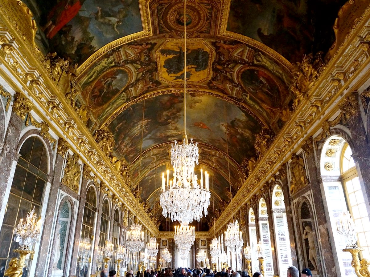 ベルサイユ宮殿 観光ツアー 列に並ばず鏡の間や王の間を優先入場 