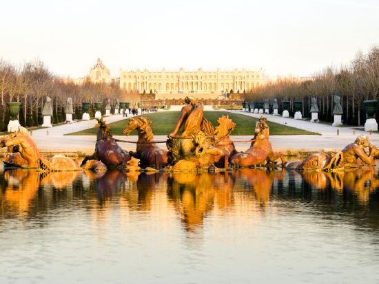 ベルサイユ宮殿 半日英語ツアー　宮殿優先入場＆庭園見学付き　トリアノン宮殿入場パス付き＜英語ガイド／現地集合・解散＞