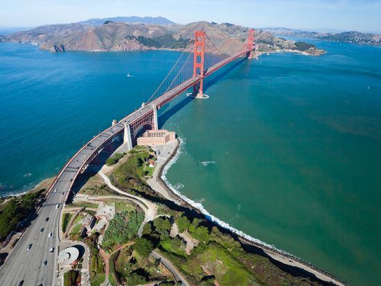 USA_San Francisco_Golden Gate Bridge_shutterstock_89648386