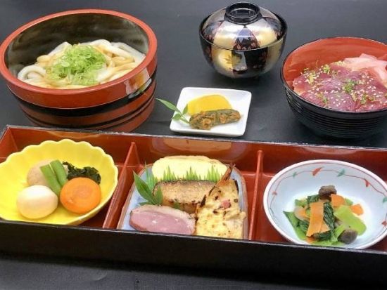 伊勢神宮日帰りバスツアー 内宮・外宮参拝＋夫婦岩で縁結び 伊勢うどんまたは松坂牛の昼食付プランあり＜名古屋発着＞