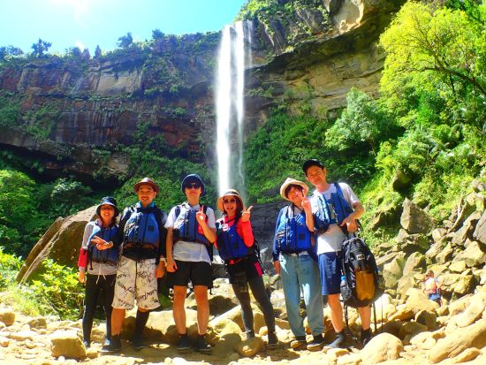 マングローブカヌー＋ピナイサーラの滝トレッキングツアー　滝上での絶景ランチと滝つぼ遊びで亜熱帯の森を満喫！＜上原港または西部地区ホテル無料送迎／西表島＞