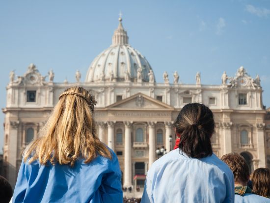 ローマでしか体験できない！バチカン市国 法王の謁見半日観光ツアー＜混載／午前／英語＞＊市内循環バスチケット付き