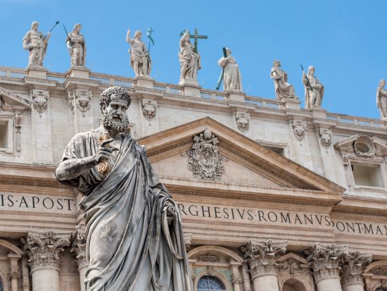 ローマでしか体験できない！バチカン市国 法王の謁見半日観光ツアー＜混載／午前／英語＞＊市内循環バスチケット付き