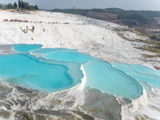 【混載】世界遺産パムッカレ＋カッパドキア 2泊3日ツアー 洞窟ホテル泊 気球付きプランあり＜2都市／日本語ガイド／国内航空券込／イスタンブール発＞
