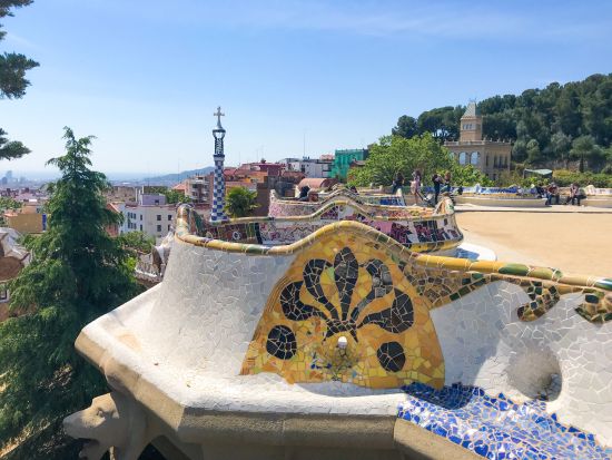 塔への入場確約！世界遺産サグラダ・ファミリア＆グエル公園　半日観光ツアー ＜貸切／昼食付き／日本語ガイド＞by Mybus