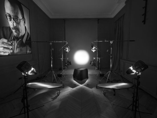 スタジオ アルクール パリ写真館にて撮影　ソロ＆カップル アンスタン ポートレートフォト＜メイクアップ付＞