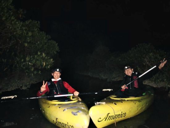 夜のマングローブカヤックツアー 自分でカヤックを漕いでマングローブを自由に冒険 ＜2時間／住用町＞ byアマニコガイドサービス