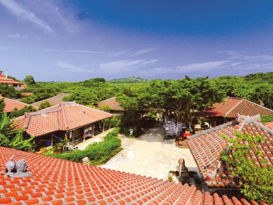 おきなわワールド 4種類から選ぶ工芸体験付のプランもご用意！ 沖縄の魅力が集まった定番の観光スポット！＜指定利用日より60日間引換OK／南城市＞