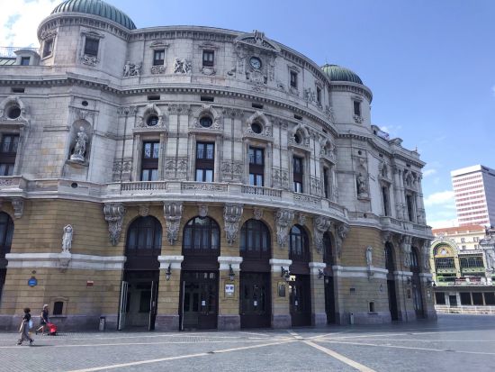 ビルバオ 半日ウォーキングツアー 芸術と美食の街を堪能！＜午前or午後／日本語／ビルバオ発＞