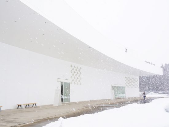 八甲田・酸ヶ湯温泉送迎観光タクシー 三内丸山遺跡+青森県立美術館+八甲田山雪中行軍遭難資料館+城ヶ倉大橋4か所観光＜最大9名／3時間半／青森発着＞