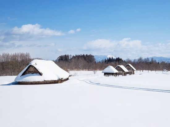 八甲田・酸ヶ湯温泉送迎観光タクシー 三内丸山遺跡+青森県立美術館+八甲田山雪中行軍遭難資料館+城ヶ倉大橋4か所観光＜最大9名／3時間半／青森発着＞