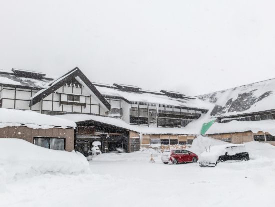 八甲田・酸ヶ湯温泉送迎観光タクシー 三内丸山遺跡+青森県立美術館+八甲田山雪中行軍遭難資料館+城ヶ倉大橋4か所観光＜最大9名／3時間半／青森発着＞