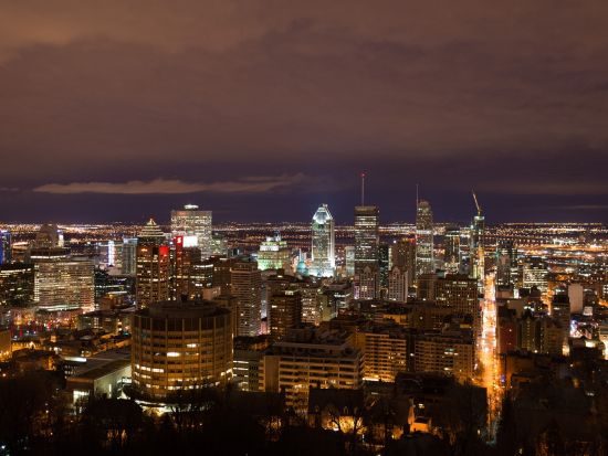 夜のモントリオール ジャズナイトツアー　異国料理レストランでのディナー付き ＜日本語ガイド／モントリオール発＞