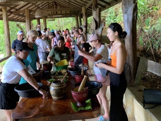 【カオラック発】エレファントキャンプで象とふれあい体験（約2時間）＜午前／ホテル送迎付／英語ガイド＞