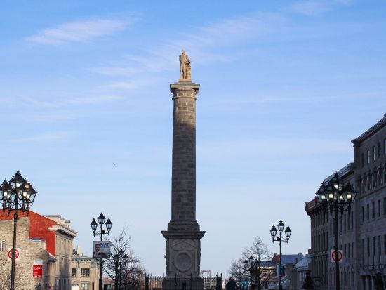 モントリオール市内 ウォーキングツアー　ノートルダム大聖堂に入場あり ＜日本語ガイド＞