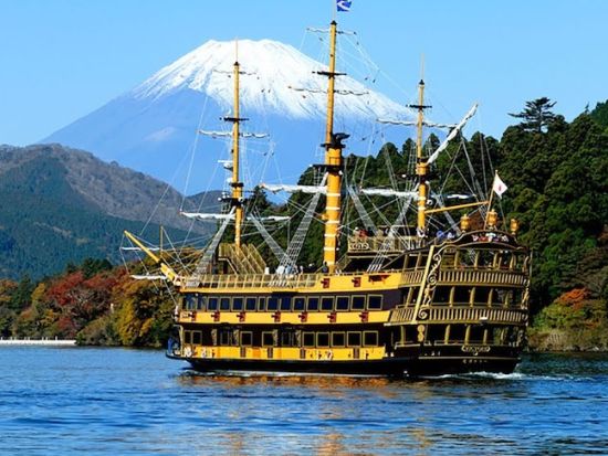 東京発日帰りバスツアー 箱根ロープウェイ＆芦ノ湖海賊船！大涌谷と御殿場アウトレット or 温泉で癒しの時間＜英語・中国語ガイド＞