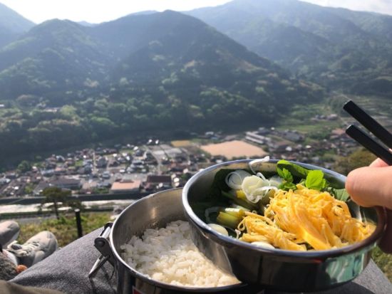 山岳ガイドと早朝登山！ミシュラン・グリーンガイドも認めたビュースポット津和野城跡で愉しむつわの朝ごはん"Asageshiki津和野"＜3時間／朝食付／津和野町＞