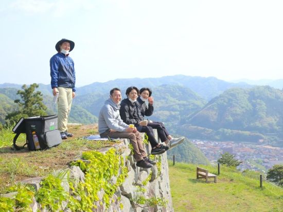 山岳ガイドと早朝登山！ミシュラン・グリーンガイドも認めたビュースポット津和野城跡で愉しむつわの朝ごはん"Asageshiki津和野"＜3時間／朝食付／津和野町＞