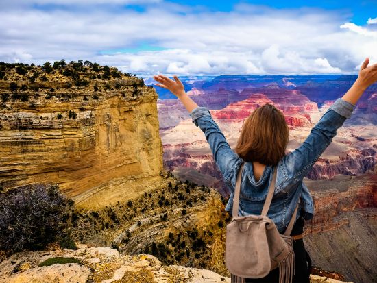 ラグジュアリーバンで行く グランドサークルツアー　グランドキャニオン＆アンテロープ＆モニュメントバレーなど＜4日間または5日間／貸切／日本語ドライバーガイド＞