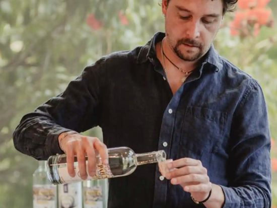 オアハカのモーレとメスカルをメキシコシティでテイスティング！複数のソムリエの資格を持つ食と酒のプロフェッショナルガイドがご案内＜英語ガイド＞