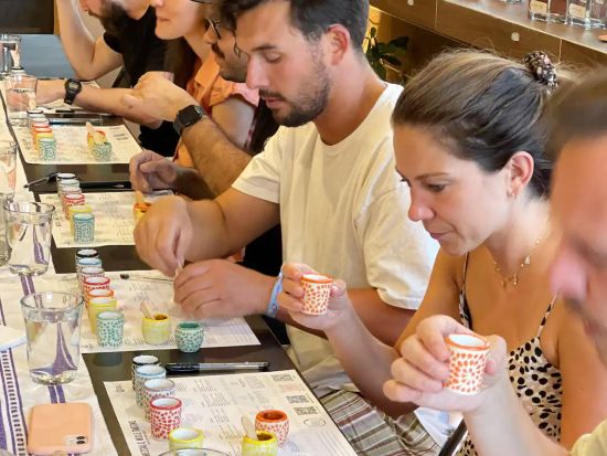 オアハカのモーレとメスカルをメキシコシティでテイスティング！複数のソムリエの資格を持つ食と酒のプロフェッショナルガイドがご案内＜英語ガイド＞