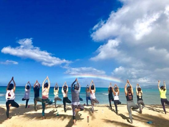 ワイキキビーチヨガレッスン　2名までのプライベートレッスンまたはリーズナブルなグループレッスンから選べるプラン＜1時間／日本語インストラクター＞by ヨガアロハ