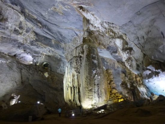 世界遺産フォンニャ洞窟＆古都フエ1泊2日　王宮＋ティエンムー寺＋カイディン帝廟＜日本語ガイド／ダナン発＞