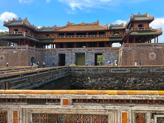 世界遺産フォンニャ洞窟＆古都フエ1泊2日　王宮＋ティエンムー寺＋カイディン帝廟＜日本語ガイド／ダナン発＞