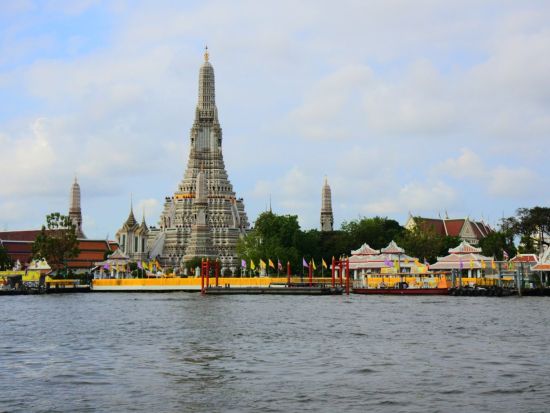 バンコクボートツアー　定番観光地と旬なスポットへ！運河に浮かぶアーティスト・ハウスに立ち寄り　マハナコーン入場券付きプランあり＜午後／夕食付プランあり／日本語＞
