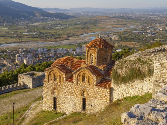 【プライベートツアー】アルバニアの魅力を凝縮！4泊5日周遊ツアー＜車＋ガイド貸切／食事付／ティラナ発＞