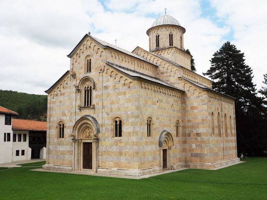 【プライベートツアー】コソボの中世建造物群　世界遺産めぐり1日観光＜車＋ガイド貸切／昼食付／プリシュティナ発＞