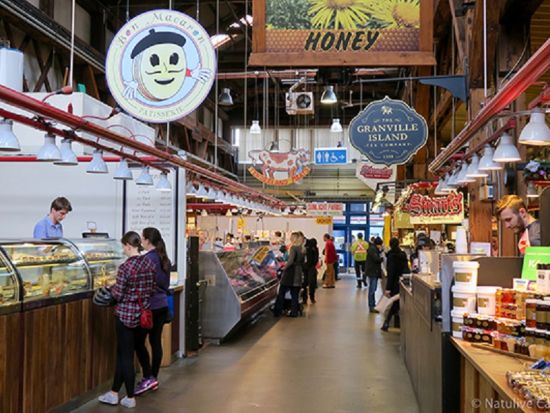 乗り継ぎ時間にめぐる バンクーバー市内トランジット観光ツアー 　食の宝庫グランビルアイランド立ち寄り ＜市バス＆カナダライン乗車券付き／日本語ガイド＞