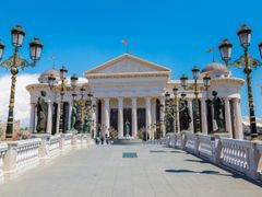 pixta_78048988_L