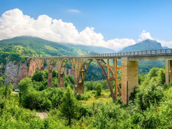 【プライベートツアー】モンテネグロ世界遺産　ドゥルミトル国立公園1日観光＜車＋ガイド貸切／昼食付／ポドゴリツァ発＞