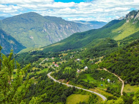 【プライベートツアー】モンテネグロ世界遺産　ドゥルミトル国立公園1日観光＜車＋ガイド貸切／昼食付／ポドゴリツァ発＞