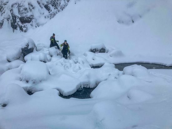 スノーモービル＋スノーシュー　キーナイ・フィヨルド国立公園を冒険＜1～4月／午前・午後／英語ガイド／スワード発＞