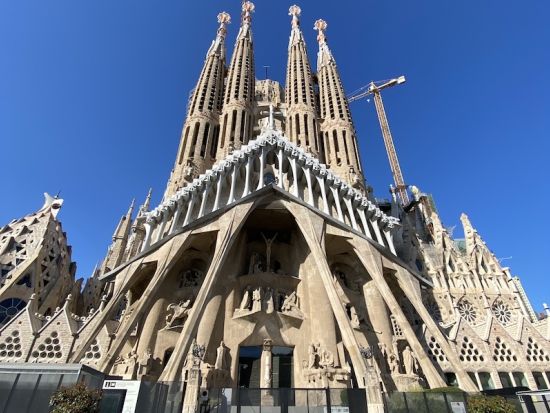 【2大人気観光地】サグラダ・ファミリア＋モンセラット1日観光ツアー＜混載／日本語ガイド／バルセロナ発＞
