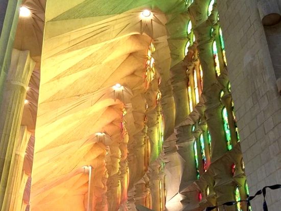 日本語ガイドと巡る ガウディ作品4か所入場ウォーキングツアー　サグラダ・ファミリア＋カサ・ビセンス＆カサ・バトリョ＆カサ・ミラ＜約8時間／日本語ガイド＞