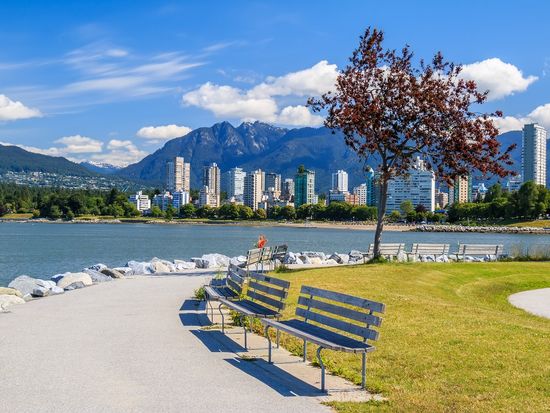 Vancouver_English Bay_shutterstock_201020627