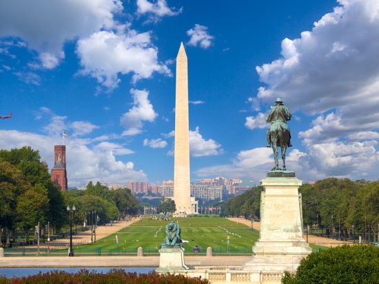 ワシントンD.C.市内 貸切観光チャーター　少人数グループでの旅行におすすめ ＜1～12名／4時間（延長可）／日本語ドライバーガイド＞