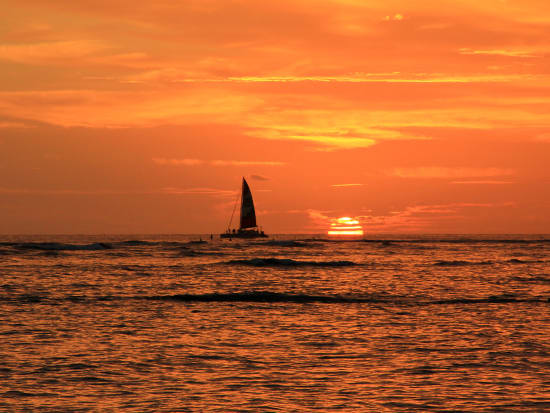 Honolulu Sunset Booze Cruise with Open-Bar from Waikiki Beach - Maitai ...