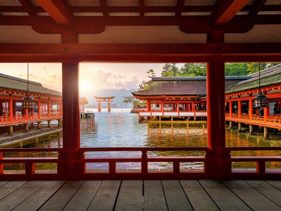 貸切観光タクシー 宮島・厳島神社日帰りツアー 島内タクシー観光も可能！＜4時間～／1-6名／広島市内・空港発着＞4名参加で1名8,275円～ byカープタクシー
