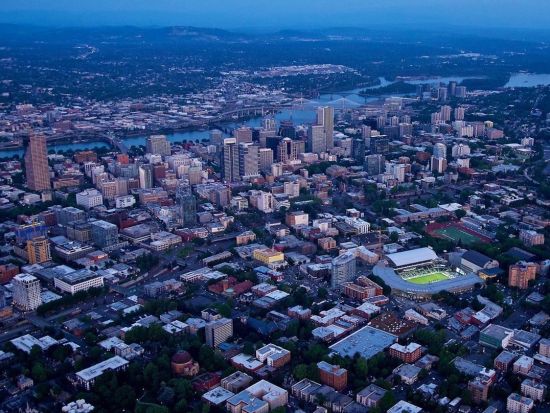 小型飛行機 遊覧飛行20分　ポートランドの街並みを堪能する上空散歩＜ 夕刻～夜間フライトあり／貸切または混載／英語パイロット＞byEnvi Adventures