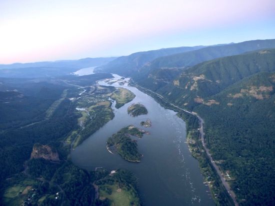 小型飛行機 遊覧飛行40分　コロンビア川渓谷と流れるいくつもの滝を空から楽しむ＜貸切または混載／英語パイロット＞by Envi Adventures